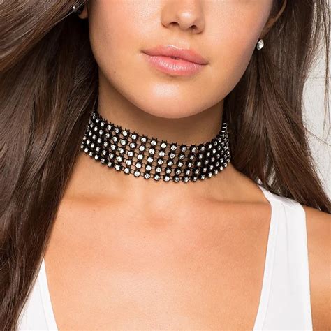 sexy choker necklace.